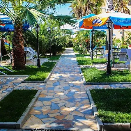 Venezia Hotel Golem (Tirana)